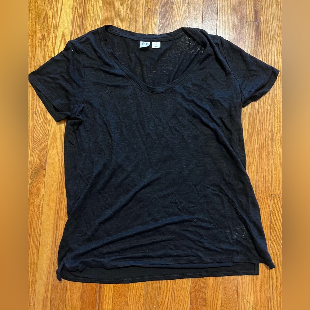 GAP Women's Black Short Sleeve V-Neck Tee